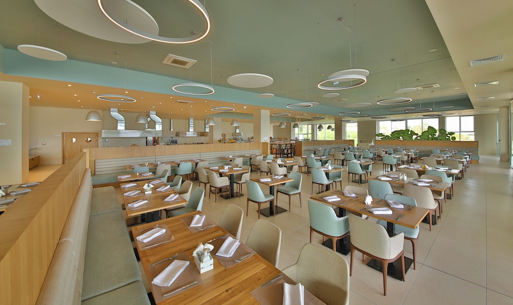 White Lagoon All Inclusive — Restaurant & bars in Kavarna, Dobrich
