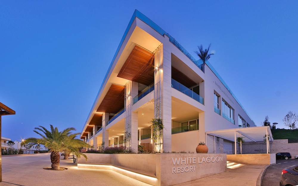 White Lagoon All Inclusive — Hotel building in Kavarna, Dobrich