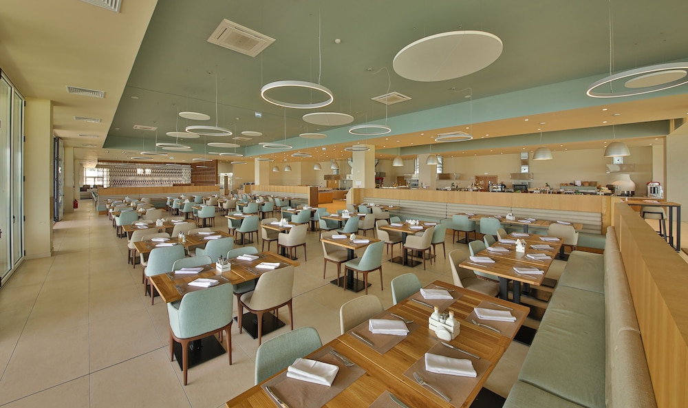 White Lagoon All Inclusive — Restaurant & bars in Kavarna, Dobrich