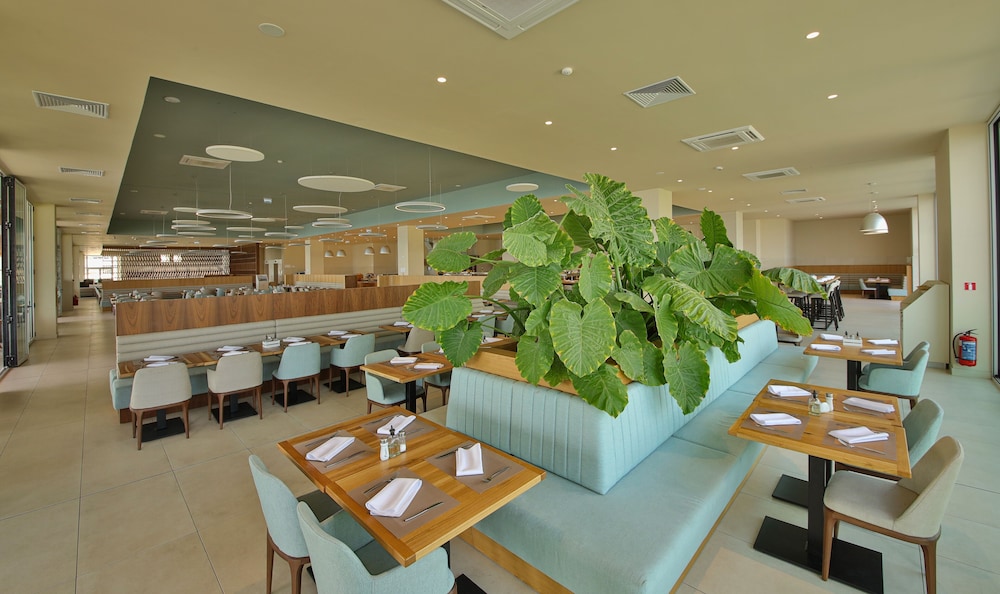 White Lagoon All Inclusive — Restaurant & bars in Kavarna, Dobrich
