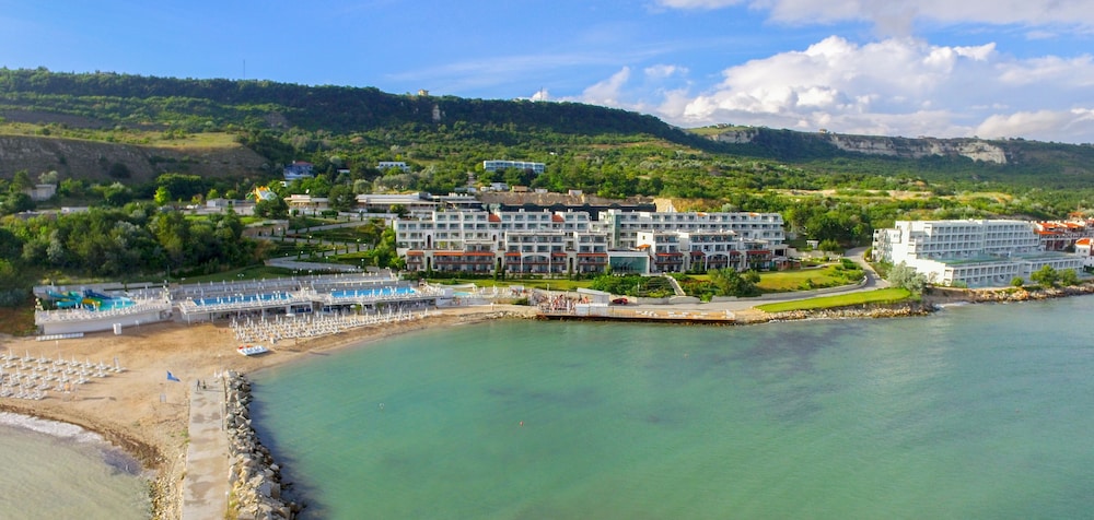 White Lagoon All Inclusive — Hotel building in Kavarna, Dobrich