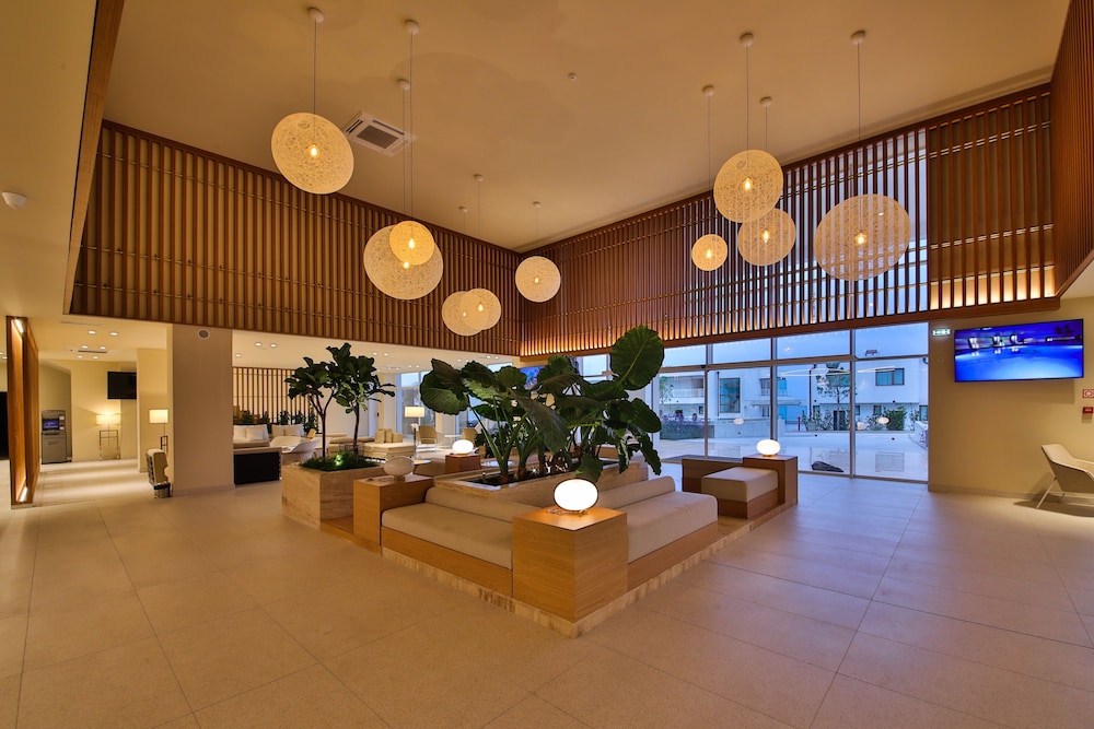 White Lagoon All Inclusive — Hotel building in Kavarna, Dobrich