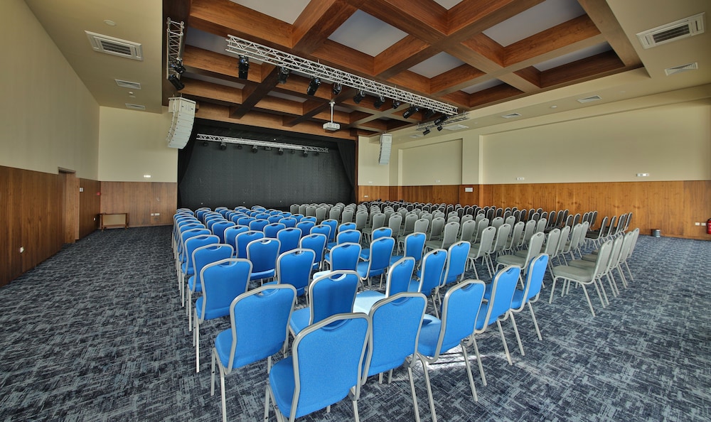 White Lagoon All Inclusive — Hotel building in Kavarna, Dobrich