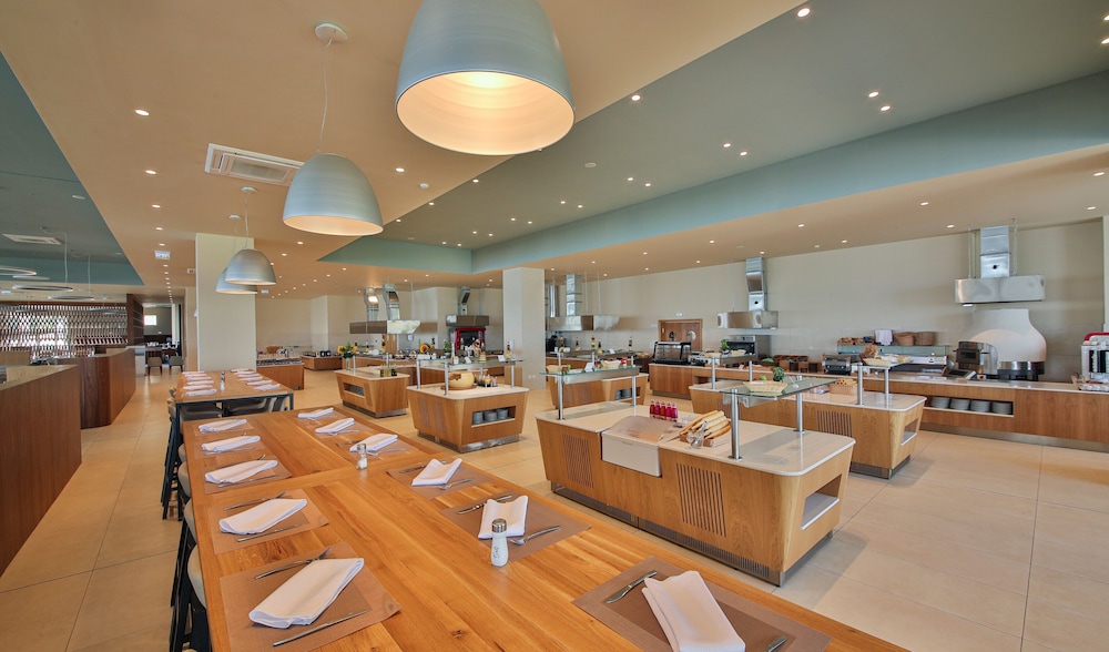 White Lagoon All Inclusive — Restaurant & bars in Kavarna, Dobrich