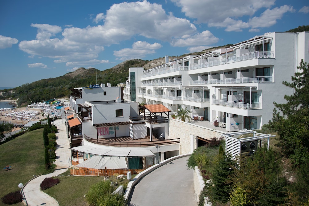 White Lagoon All Inclusive — Hotel building in Kavarna, Dobrich