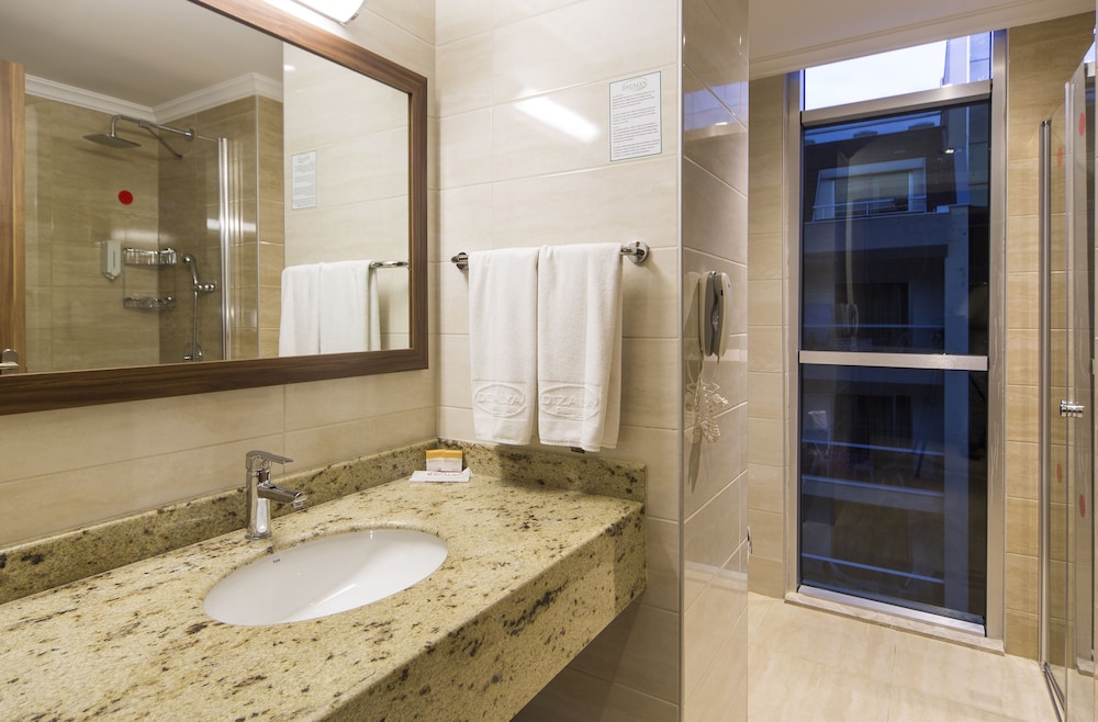 Dizalya Palm Garden - All Inclusive — Hotel rooms in Alanya