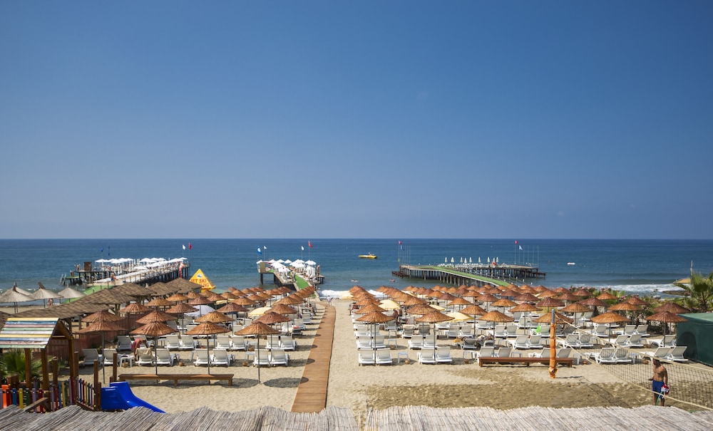 Dizalya Palm Garden - All Inclusive — Beach in Alanya