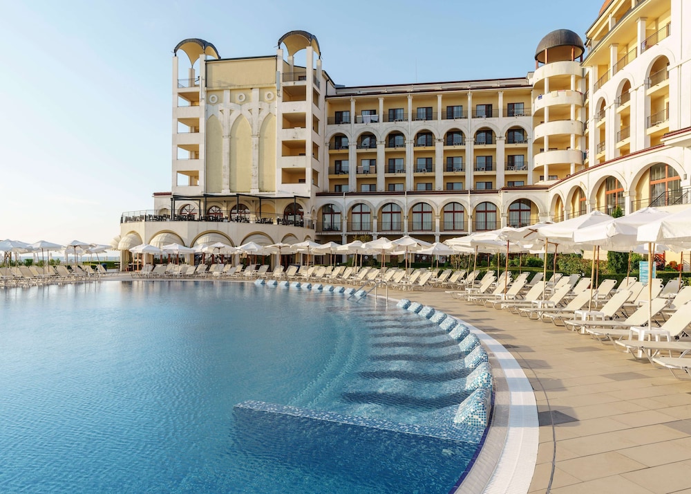 Alua Helios Bay- All Inclusive - Hyatt Inclusive Collection — Hotel building in Obzor, Burgas Region