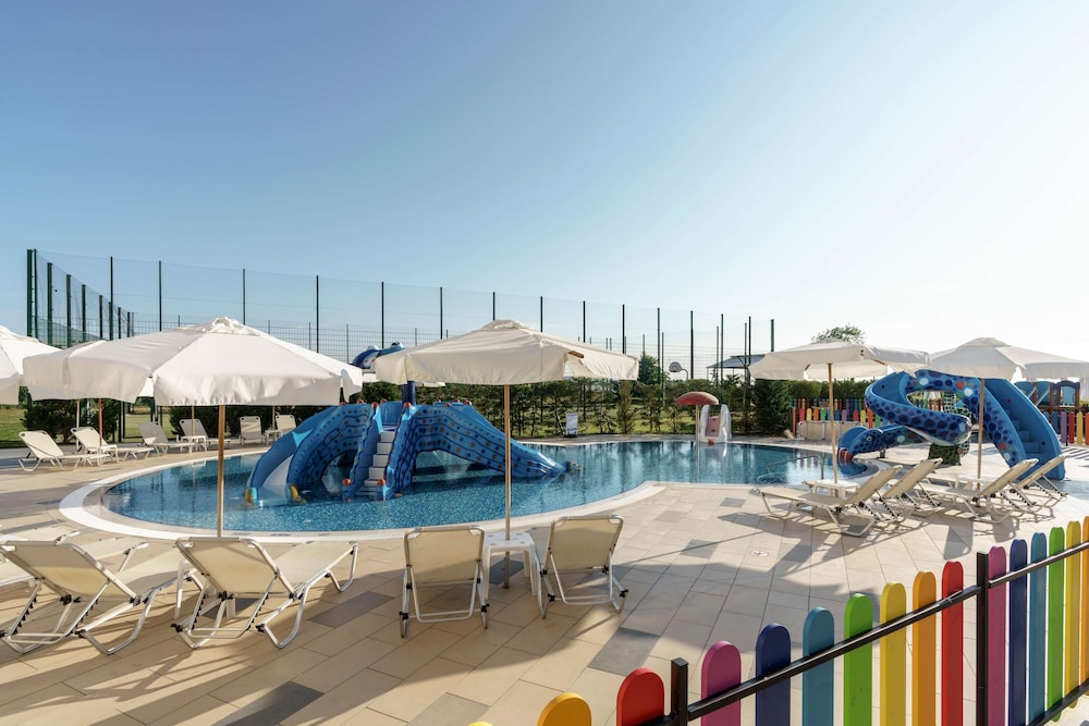 Alua Helios Bay- All Inclusive - Hyatt Inclusive Collection — Swimming pool in Obzor, Burgas Region
