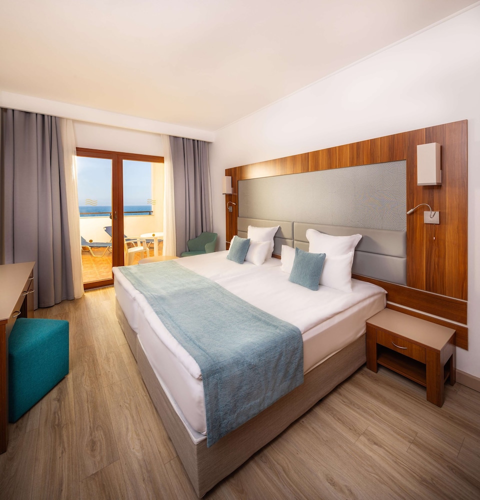 Alua Helios Bay- All Inclusive - Hyatt Inclusive Collection — Hotel rooms in Obzor, Burgas Region