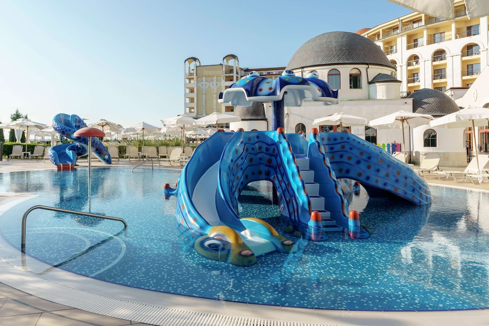 Alua Helios Bay- All Inclusive - Hyatt Inclusive Collection — Swimming pool in Obzor, Burgas Region
