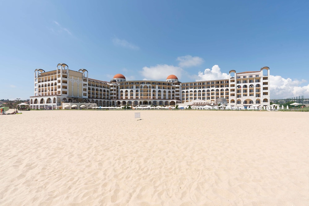 Alua Helios Bay- All Inclusive - Hyatt Inclusive Collection — Hotel building in Obzor, Burgas Region
