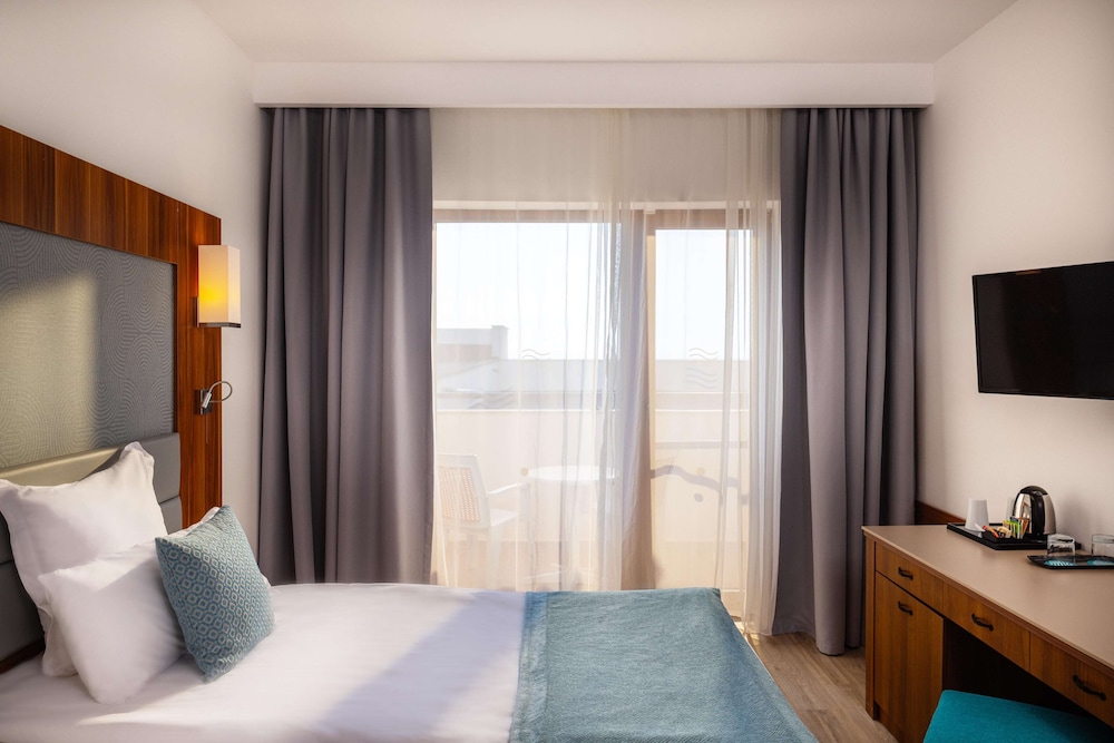 Alua Helios Bay- All Inclusive - Hyatt Inclusive Collection — Hotel rooms in Obzor, Burgas Region