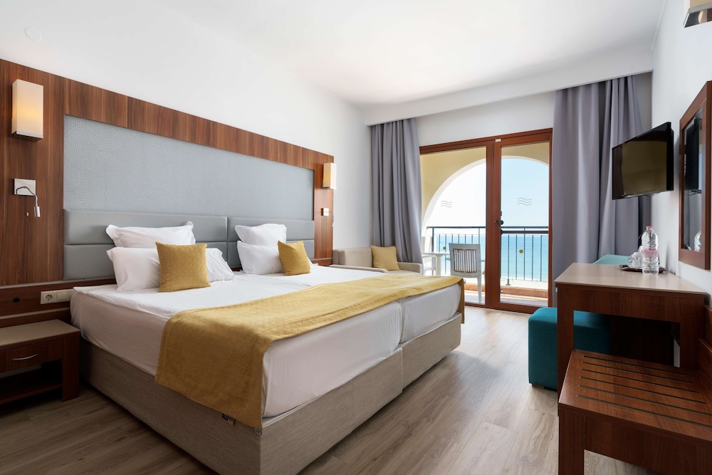 Alua Helios Bay- All Inclusive - Hyatt Inclusive Collection — Hotel rooms in Obzor, Burgas Region