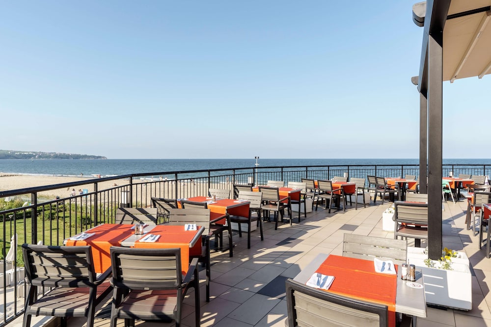 Alua Helios Bay- All Inclusive - Hyatt Inclusive Collection — Restaurant & bars in Obzor, Burgas Region