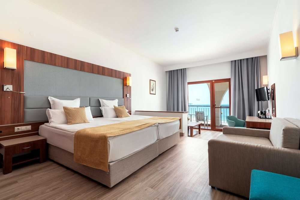 Alua Helios Bay- All Inclusive - Hyatt Inclusive Collection — Hotel rooms in Obzor, Burgas Region