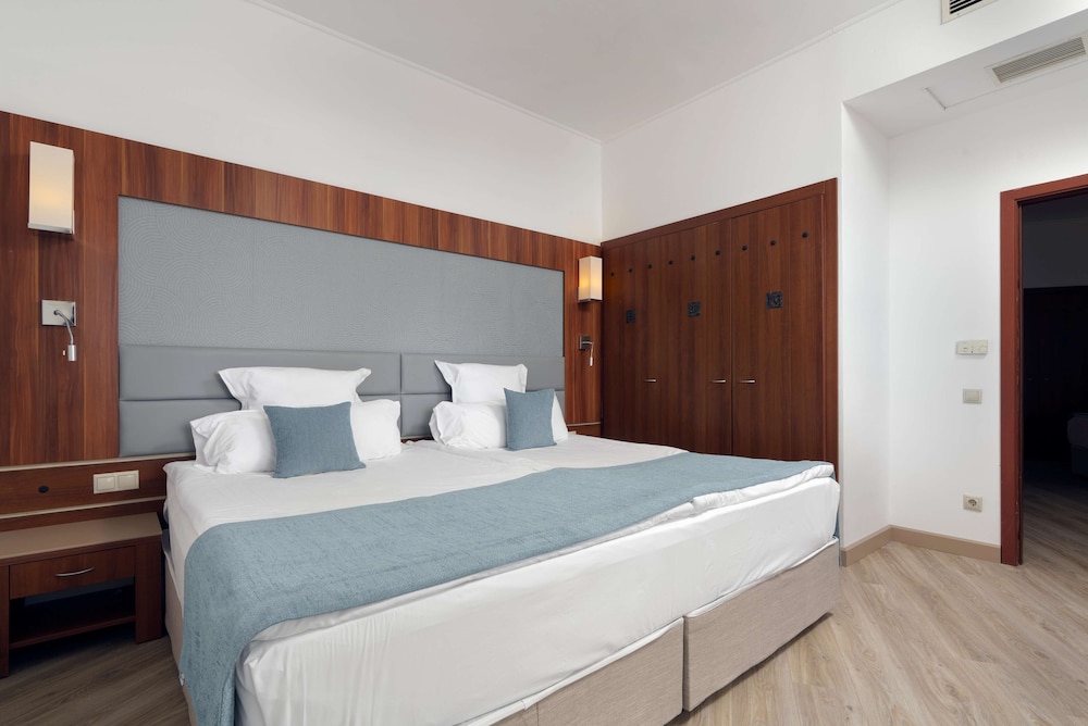 Alua Helios Bay- All Inclusive - Hyatt Inclusive Collection — Hotel rooms in Obzor, Burgas Region