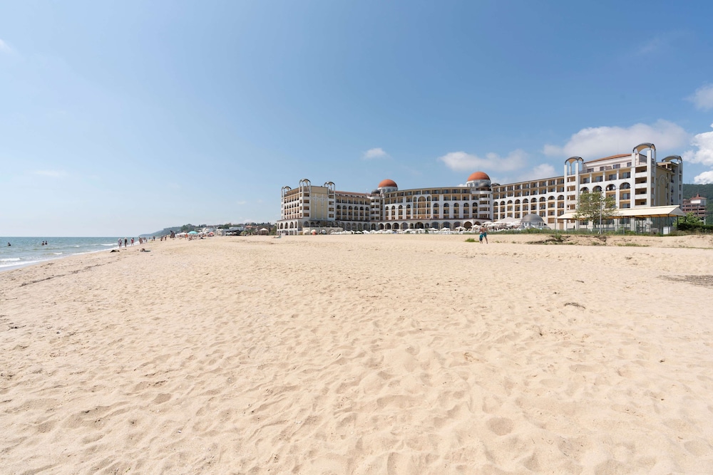 Alua Helios Bay- All Inclusive - Hyatt Inclusive Collection — Beach in Obzor, Burgas Region