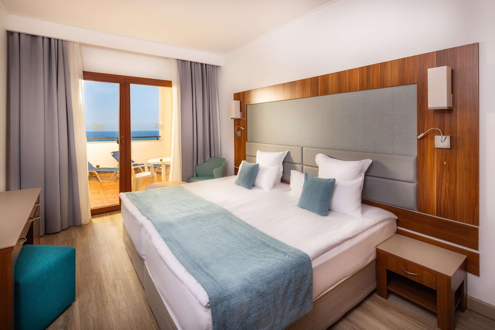 Alua Helios Bay- All Inclusive - Hyatt Inclusive Collection — Hotel rooms in Obzor, Burgas Region