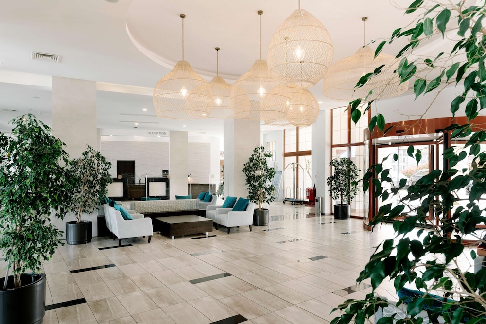 Alua Helios Bay- All Inclusive - Hyatt Inclusive Collection — Hotel building in Obzor, Burgas Region