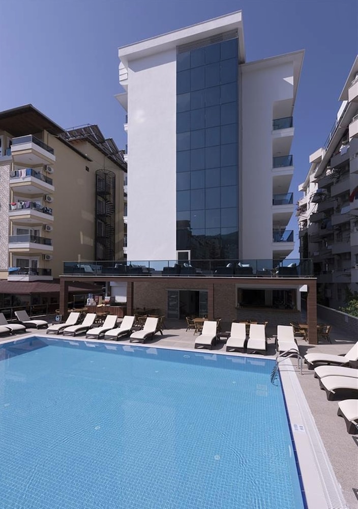 Kleopatra Life Hotel & SPA — Swimming pool in Alanya