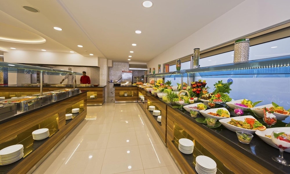 Kleopatra Life Hotel & SPA — Restaurant & bars in Alanya