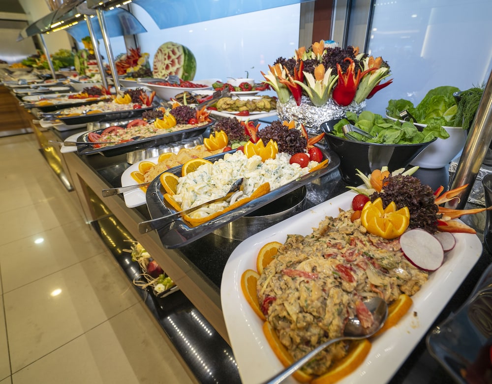 Kleopatra Life Hotel & SPA — Restaurant & bars in Alanya