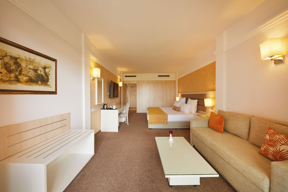 Alua Sunny Beach Resort & Spa - Hyatt Inclusive Collection — Rooms in Sunny Beach, Burgas Region