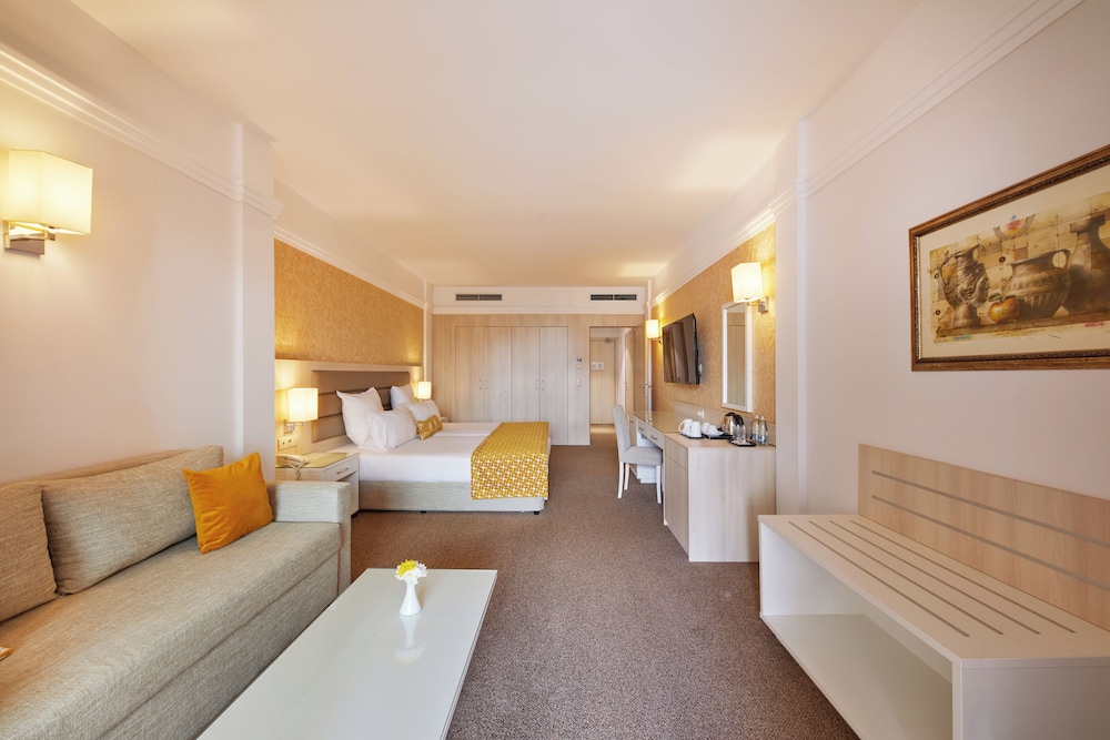 Alua Sunny Beach Resort & Spa - Hyatt Inclusive Collection — Rooms in Sunny Beach, Burgas Region