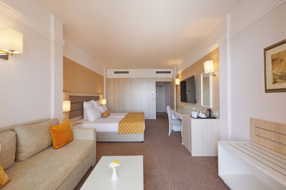 Alua Sunny Beach Resort & Spa - Hyatt Inclusive Collection — Rooms in Sunny Beach, Burgas Region