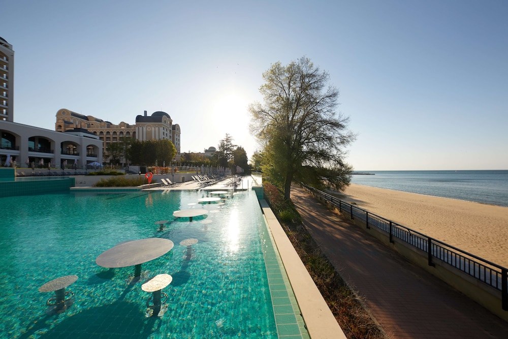 Secrets Sunny Beach Resort & Spa- All Inclusive - Adults Only - Hyatt Inclusive Collection — Swimming pool in Sunny Beach, Burgas Region