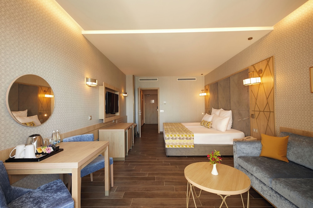 Secrets Sunny Beach Resort & Spa- All Inclusive - Adults Only - Hyatt Inclusive Collection — Hotel rooms in Sunny Beach, Burgas Region
