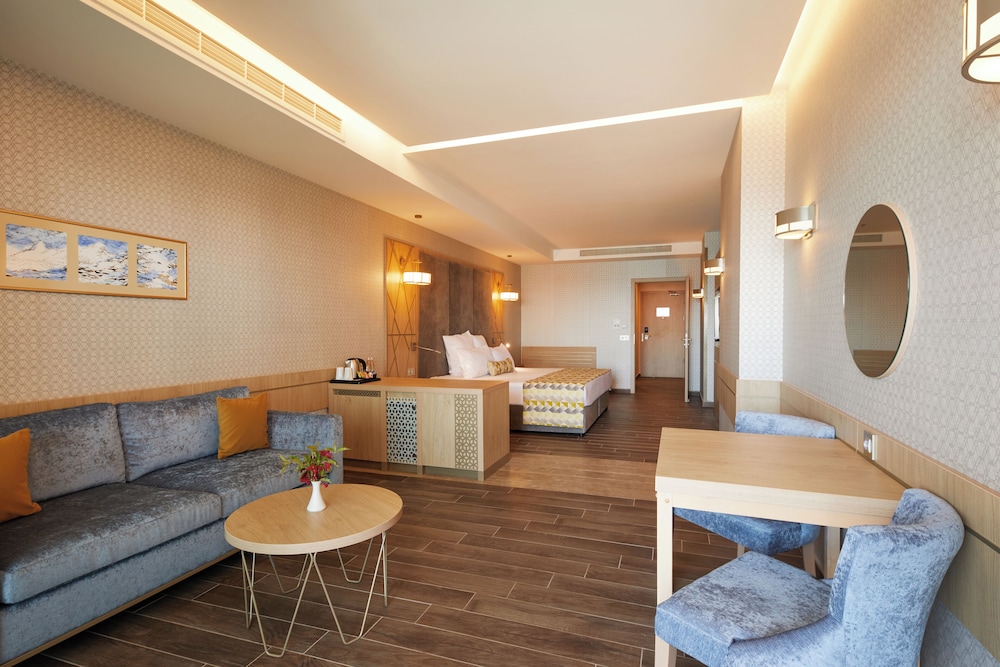 Secrets Sunny Beach Resort & Spa- All Inclusive - Adults Only - Hyatt Inclusive Collection — Hotel rooms in Sunny Beach, Burgas Region
