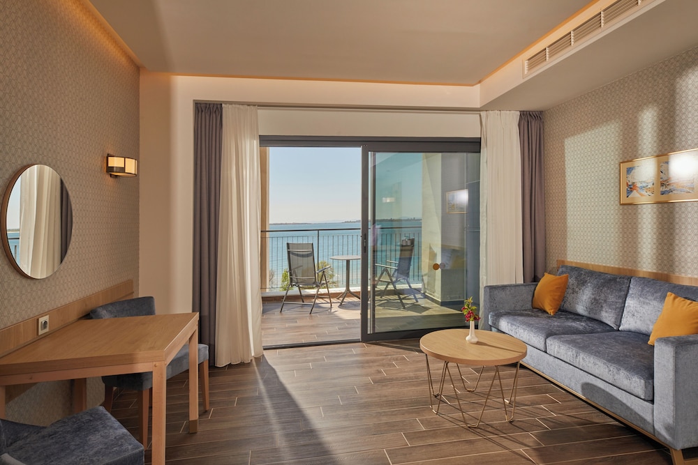 Secrets Sunny Beach Resort & Spa- All Inclusive - Adults Only - Hyatt Inclusive Collection — Hotel rooms in Sunny Beach, Burgas Region