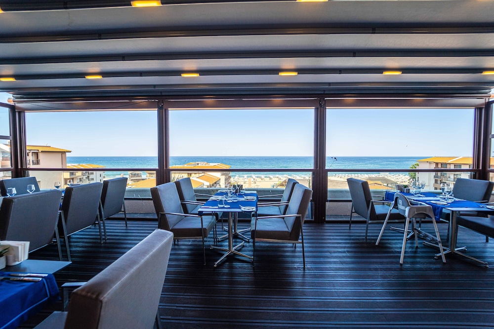 HVD Club Hotel Miramar - Ultra All Inclusive — Restaurant & bars in Obzor, Burgas Region