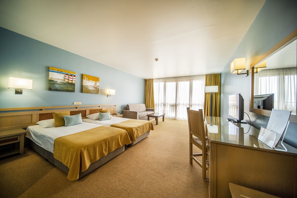 HVD Club Hotel Miramar - Ultra All Inclusive — Hotel rooms in Obzor, Burgas Region