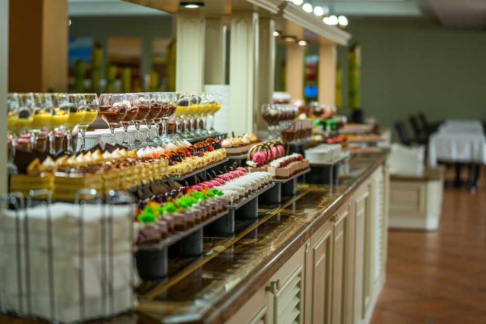 HVD Club Hotel Miramar - Ultra All Inclusive — Restaurant & bars in Obzor, Burgas Region