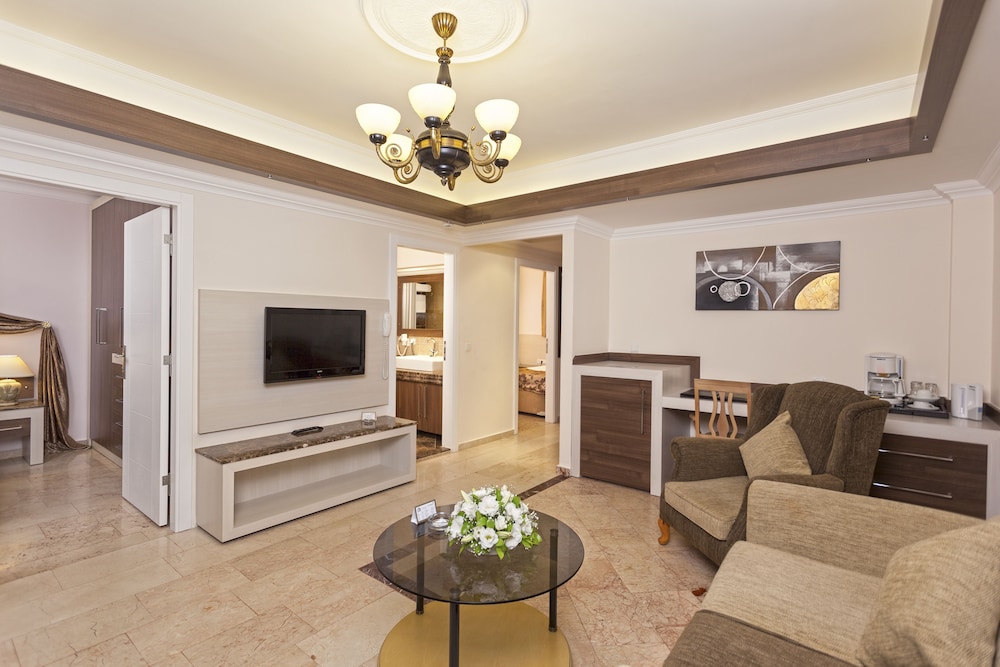 Club Paradiso Hotel — Hotel rooms in Alanya