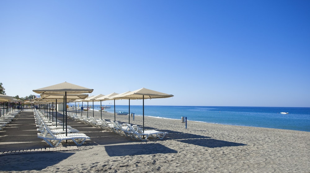 Club Paradiso Hotel — Beach in Alanya