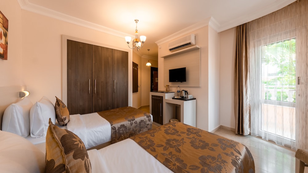 Club Paradiso Hotel — Hotel rooms in Alanya