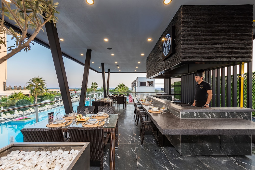 White City Resort Hotel — Restaurant & bars in Alanya