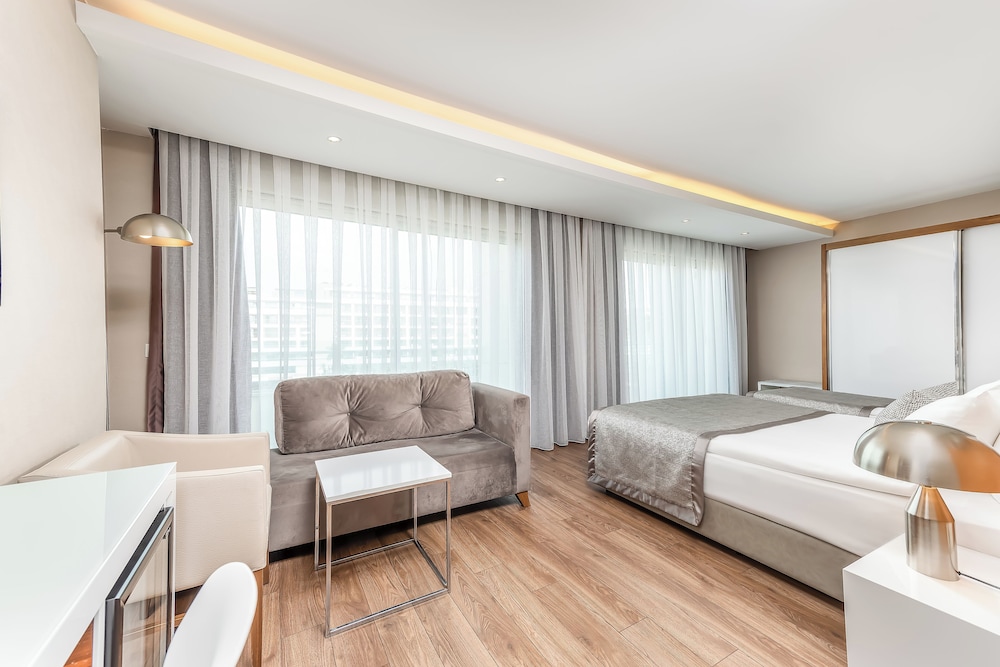 White City Resort Hotel — Hotel rooms in Alanya