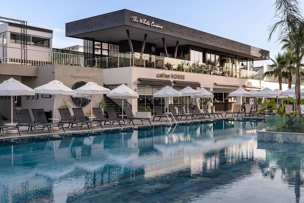 White City Resort Hotel — Swimming pool in Alanya