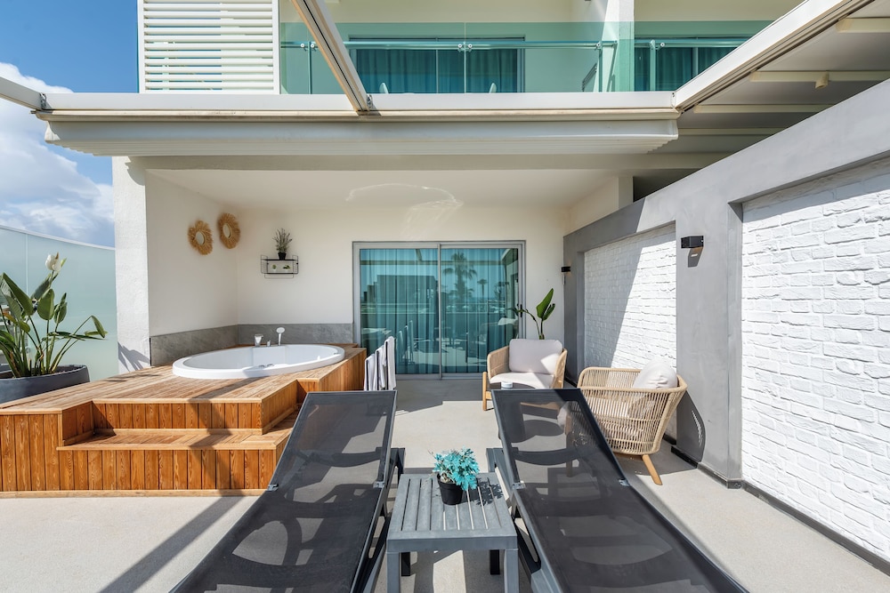 White City Resort Hotel — Hotel rooms in Alanya