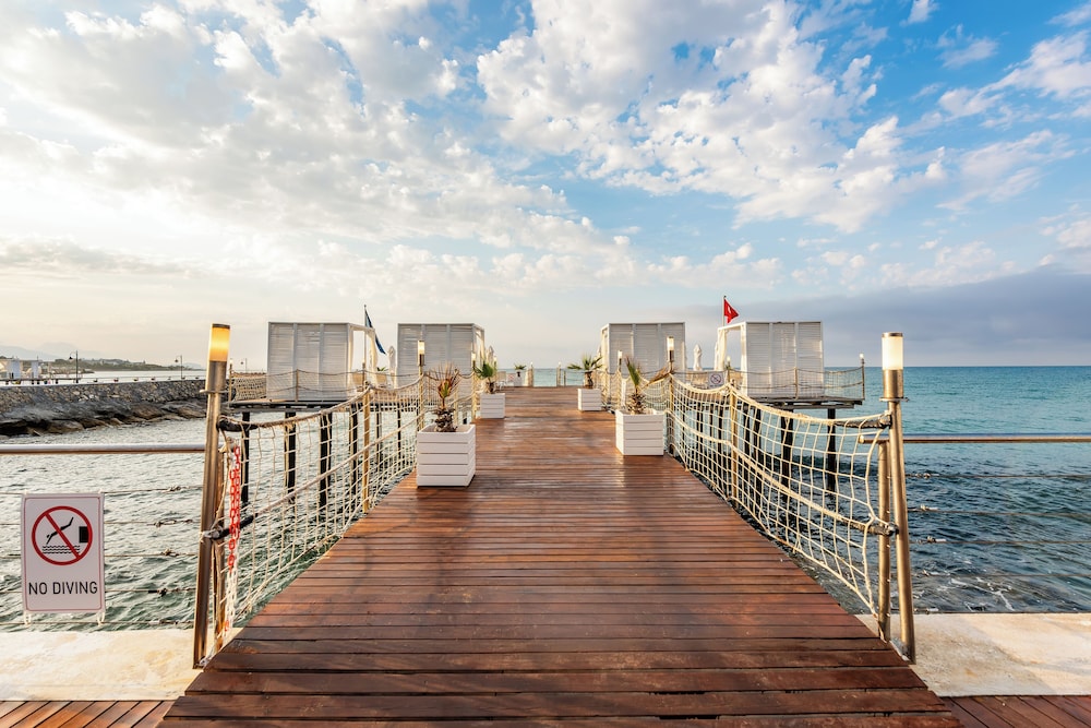 White City Resort Hotel — Beach in Alanya
