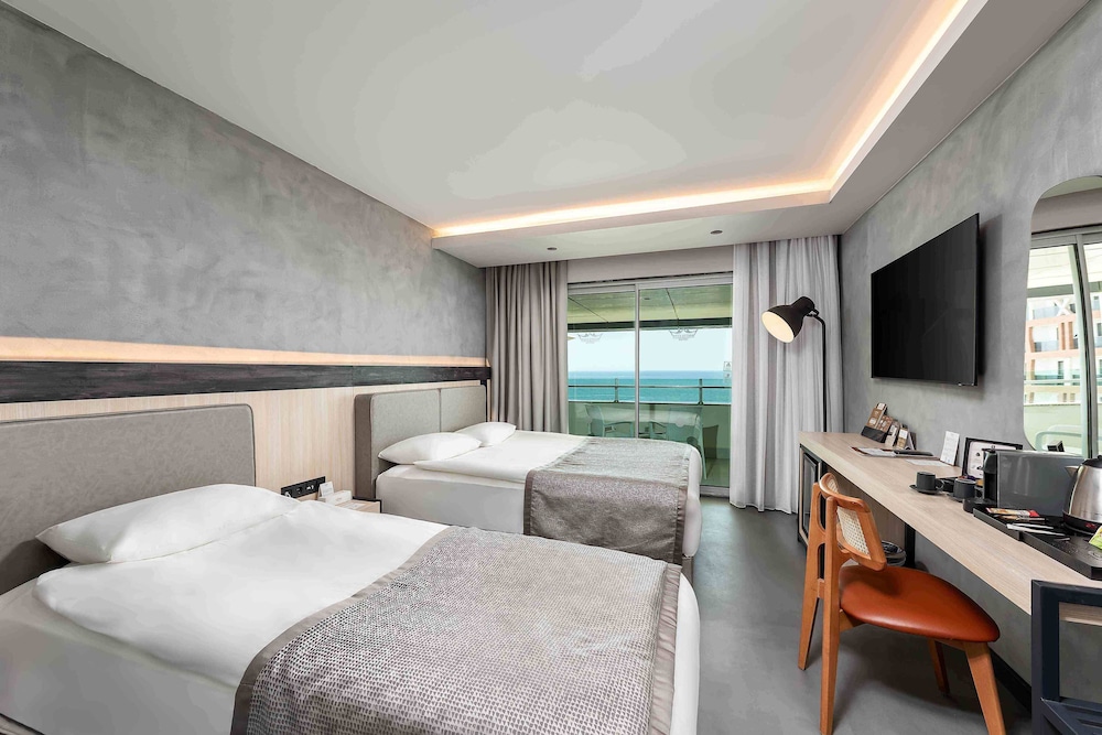 White City Resort Hotel — Hotel rooms in Alanya