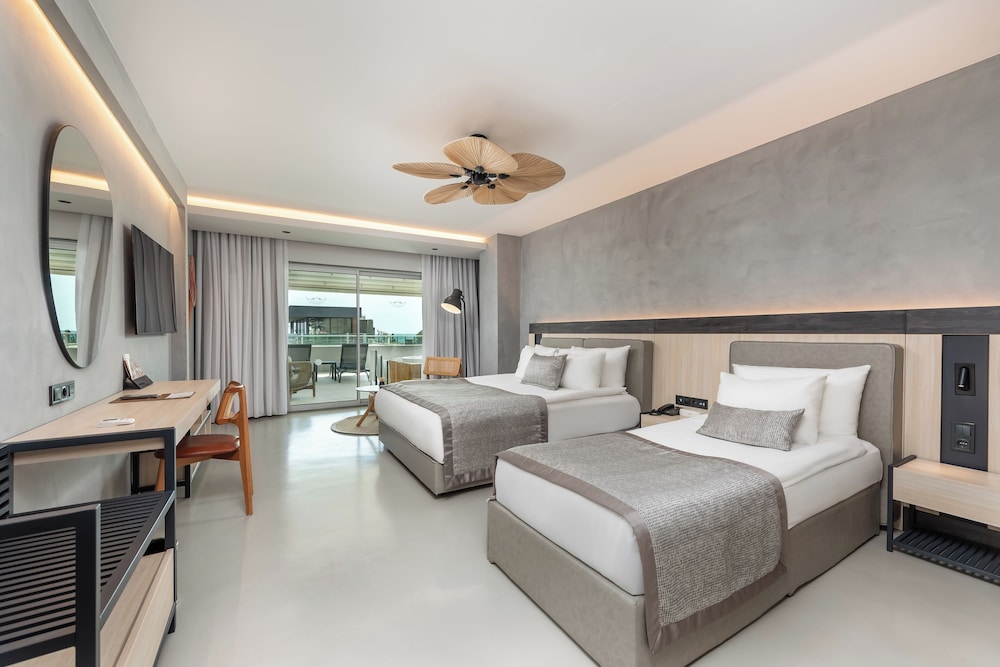 White City Resort Hotel — Hotel rooms in Alanya