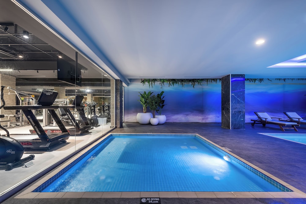 White City Resort Hotel — Swimming pool in Alanya