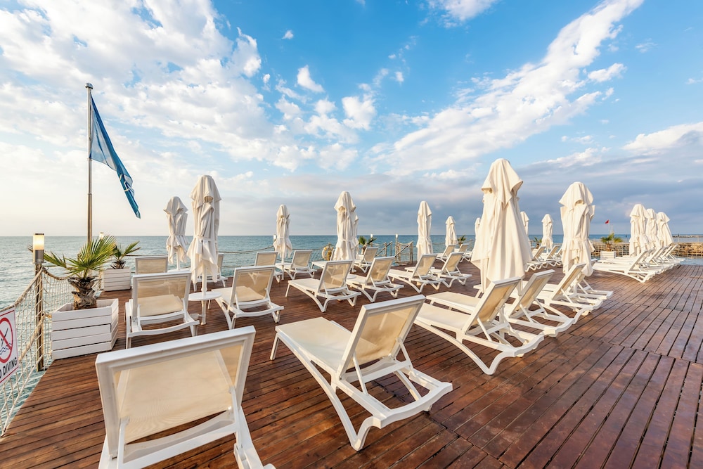 White City Resort Hotel — Beach in Alanya