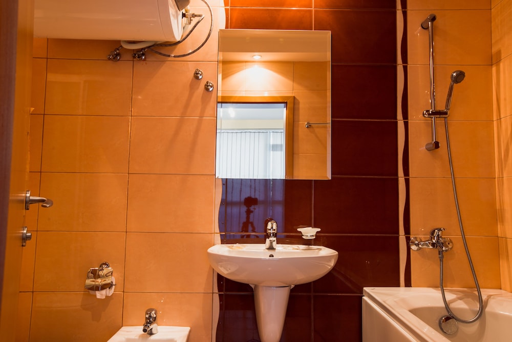 Aparthotel Marina Holiday Club & Spa — Hotel rooms in Pomorie, Burgas Region